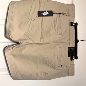 Tommy Hilfiger, Hollywood short, Size 14